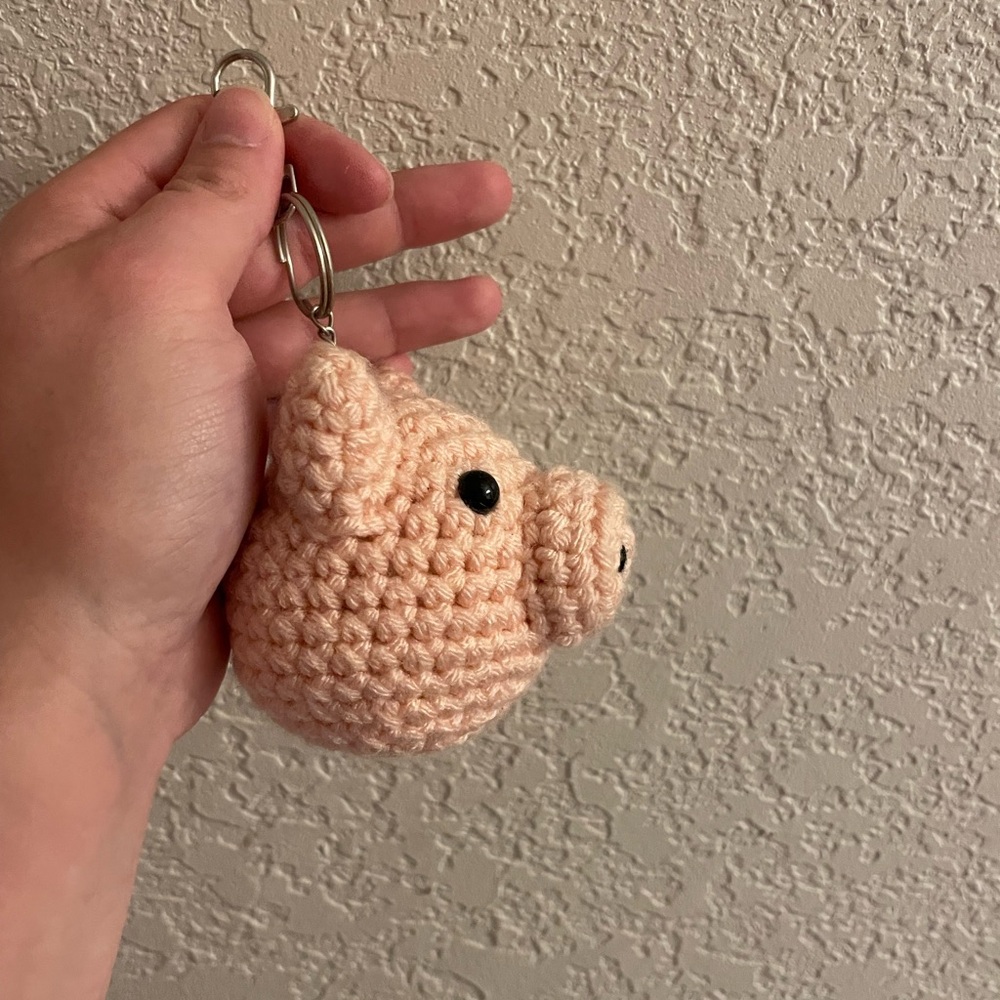 Crocheted Pig Keychain - Picture 2 of 4